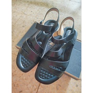 Brand new 🆕 preloved Xes sandal women shoes