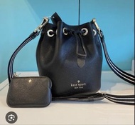 Kate Spade 黑色水桶包