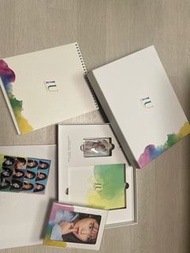 IU 2018 season greeting full set