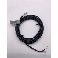 NEW E2E-C04SR8-WC-B1-1 Holding Distance 0.8 Metal Handle 4mm Head 3 Wires PNP NO 12V-24VDC Invoice C