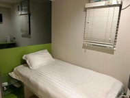 Pangsapuri 7 m² dengan 1 bilik tidur dan 1 bilik mandi peribadi di Sinadil (Room in Wah Fung Buildin
