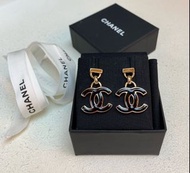 全新 Chanel 耳環