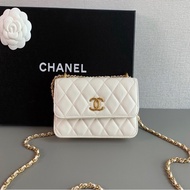 【96新 ✨ 全網最甜價！】Chanel香奈兒 晶片新款 mini woc 菠蘿扣 白金羊皮 橫版手機包 斜挎包（下單前先詢問庫存❗️）