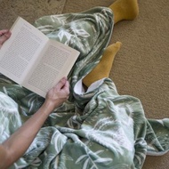 aLoveSupreme_雙面刷毛超親膚蓋毯_非洲植物王國_白色鼠尾草綠底