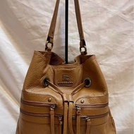 Burberry水桶包