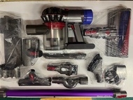 99% just like new (DEEPLY cleaned) dyson v8 fluffy Super Vacuum Cleaner with 10 brand new accessorie