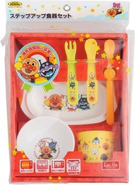 日本 Anpanman 麵包超人嬰兒/小朋友餐具套装 (6件套裝) 👍🏻  包含嬰兒午餐盤、輔食勺、碗、杯子、嬰兒勺、嬰兒叉 👍🏻  適用於洗碗機、微波爐、煮沸消毒 (除杯子之外)、微波爐消毒 👍🏻 