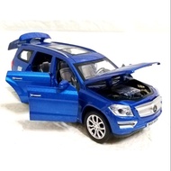 DIECAST MERCEDES GL500 CAR MODEL. READY STOCK