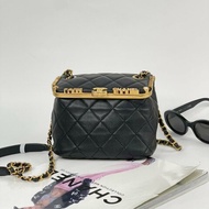 CHANEL KISS LOCK 方盒子 芯片款
