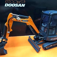 DOOSAN DX27Z Doushan Track Excavator Forklift Alloy Engineering Vehicle Model 1: 25