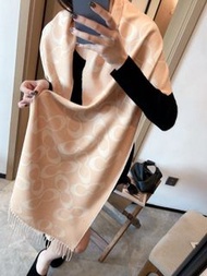 Coach 經典印花圍巾