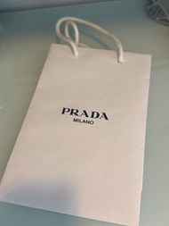 Prada 紙袋