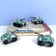 Super durable metal tank and mini wind-up frog