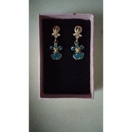 diamond setting earring