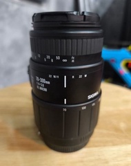 Sigma 70-300mm f/4-5.6 DL Macro Lens