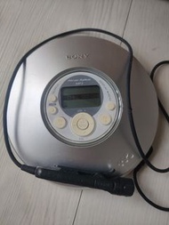 SONY D-NE321正常可以用CD播放機,包括原裝線控,也可以播放MP3格式CD碟