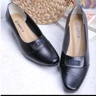 Women's shoes, women's loafers, loafers, women's work shoes, work shoes, black women's work shoes, l