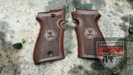POPOR / GAGANG / GRIP KAYU BERETTA / BARETA M84 323 ARCHER LOGO BNN