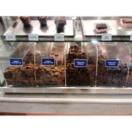 FRESH FROM OVEN FAMOUS AMOS COOKIES