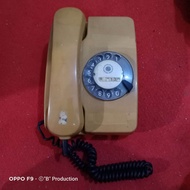 display telepon kuno antik vintage cream