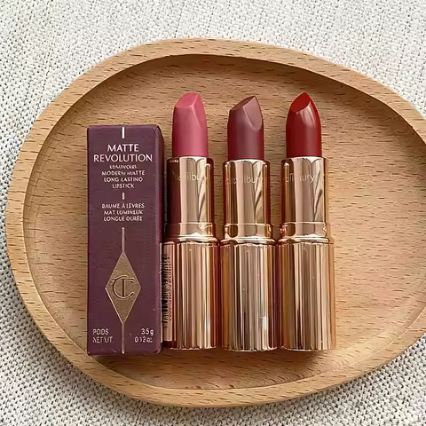 Charlotte Tilbury Makeup Lipstick Walk of No Shame Graceful Pink Pillow Talk Moisturizing Plumping L