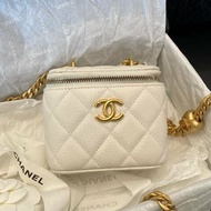芯片款 香奈兒Chanel白色愛心調節扣小方盒包荔枝紋牛皮金色鏈條