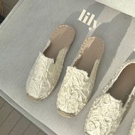 Buckle Me รองเท้าคัทชูเปิดส้น ลายลูกไม้ Lily (พร้อมส่งนะค้า)