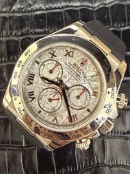 🌈🌈新返貨啦🌈🌈 ROLEX Daytona 116519 40mm 🤍18K白金頭 🤍金屬測速刻度外圈 ☄️天然隕石面 🧡配立體羅馬時標 🔴4支紅針 ⚙️自動機芯 🔒配原裝 18K 白金摺扣膠帶 💎