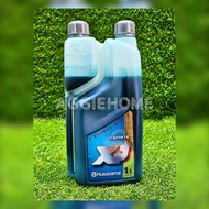 HUSQVARNA น้ำมันหัวเชื้อ รุ่น XP 2T ขนาด 1ลิตร. TWO-STROKE OIL ใช้หล่อลื่นเครื่องยนต์ 2จังหวะ เครื่อ