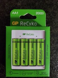 GP ReCyko 充電器連4粒AA充電電池