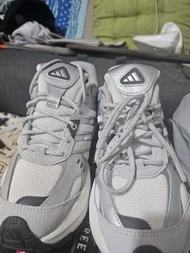 Adidas Response CL 運動鞋