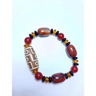 9-eye Dzi bracelet mixed with agate