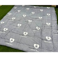 TOTO.MMR NARITA SOFT QULIT COMFORTER TOTO SAJAH SIZE QUEEN NARITA 74X90