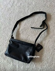 Yohji Yamamoto Discord  山本耀司黑武士牛皮斜跨跑單肩包