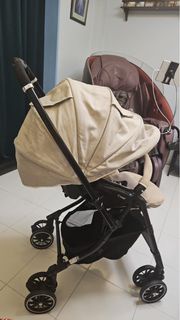 Combi handy stroller BB雙向手推車，賣點可單手收車