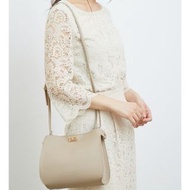 日本 ROPÉ PICNIC PASSAGE 米色皮革 鈕扣 斜咩袋