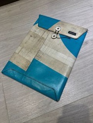 二手美品Freitag 藍白配色信封式電腦包 13吋或以下的筆電/平板