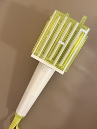 出nct 手燈