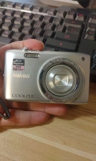 小瑕疵，看說明，Nikon s2700，數位相機，兒童機