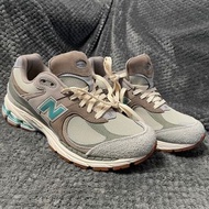 Atmos x New Balance NB 2002R 潮流複古 低幫跑步鞋 男女同款 米棕綠