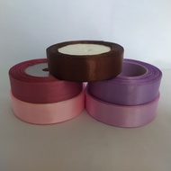 HIJAU 3⁄4 INCH SATIN RIBBON 2 CM PER ROLL | 2 CM SATIN RIBBON 1 ROLL | 2 CM MAROON GREEN TOSCA SATIN