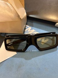 SONY 電視附的3D眼鏡