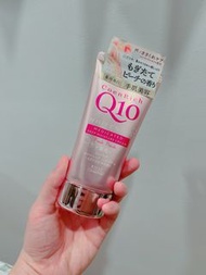 Kose’ Q10桃香保濕嫩白護手霜