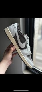 Jordan 1 low travis Scott reverse mocha