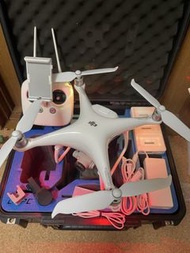 DJI Phantom 4 Pro V2.0 無人機，具備 ATTI 功能、4K 航拍功能、遠端辨識功能和硬殼箱。