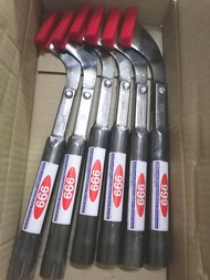 มีดกรีดยาง มาเลย์ 999  รุ่นกระดุม กว้าง 65 องศา มีดคุณภาพดี ทำจากเหล็กกล้า ชั้นดี แข็ง คม ทนที่สุด