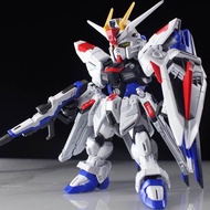 Takara Tomy | ชุดประกอบโมเดล MGSD Freedom ZGMF-X10A Mech Action Figure ชิ้นส่วนเอฟเฟกต์แสงปีก ของตกแ