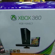 Xbox360 + Kinect 玩不到十次 附兩支手把與四片遊戲