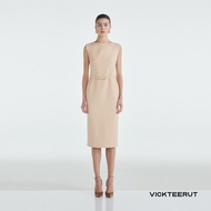VICKTEERUT (ราคาปกติ 13880-.) Re-Edition Sleeveless Sheath Dress with Belt Detail เดรสแขนกุด เดรสเข้
