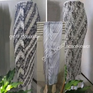 Rok Jarik plisket batik wiron latar putih random